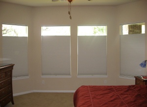 Top-down/bottom-up Duette Honeycomb Shades